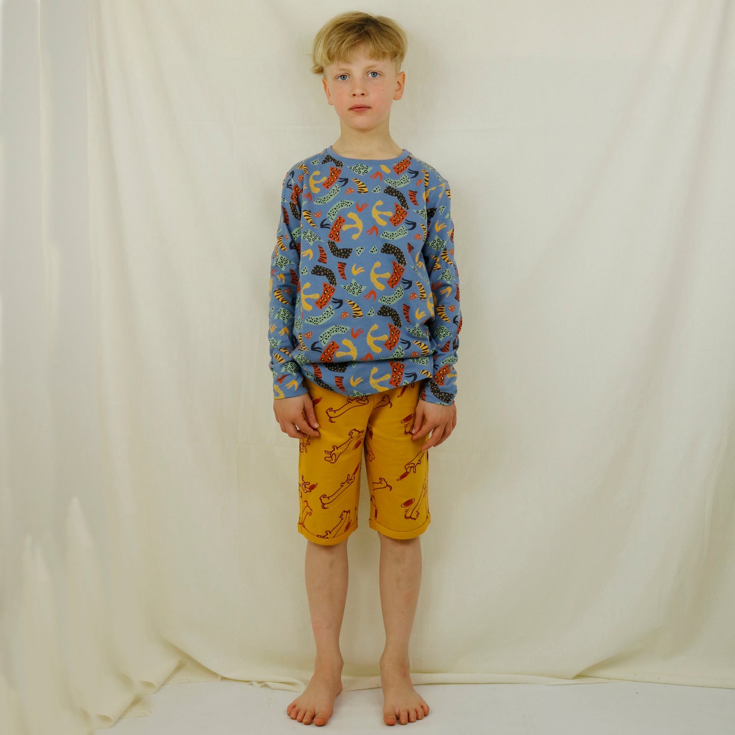 Dackel Billy bei Beach Unisex Bermuda