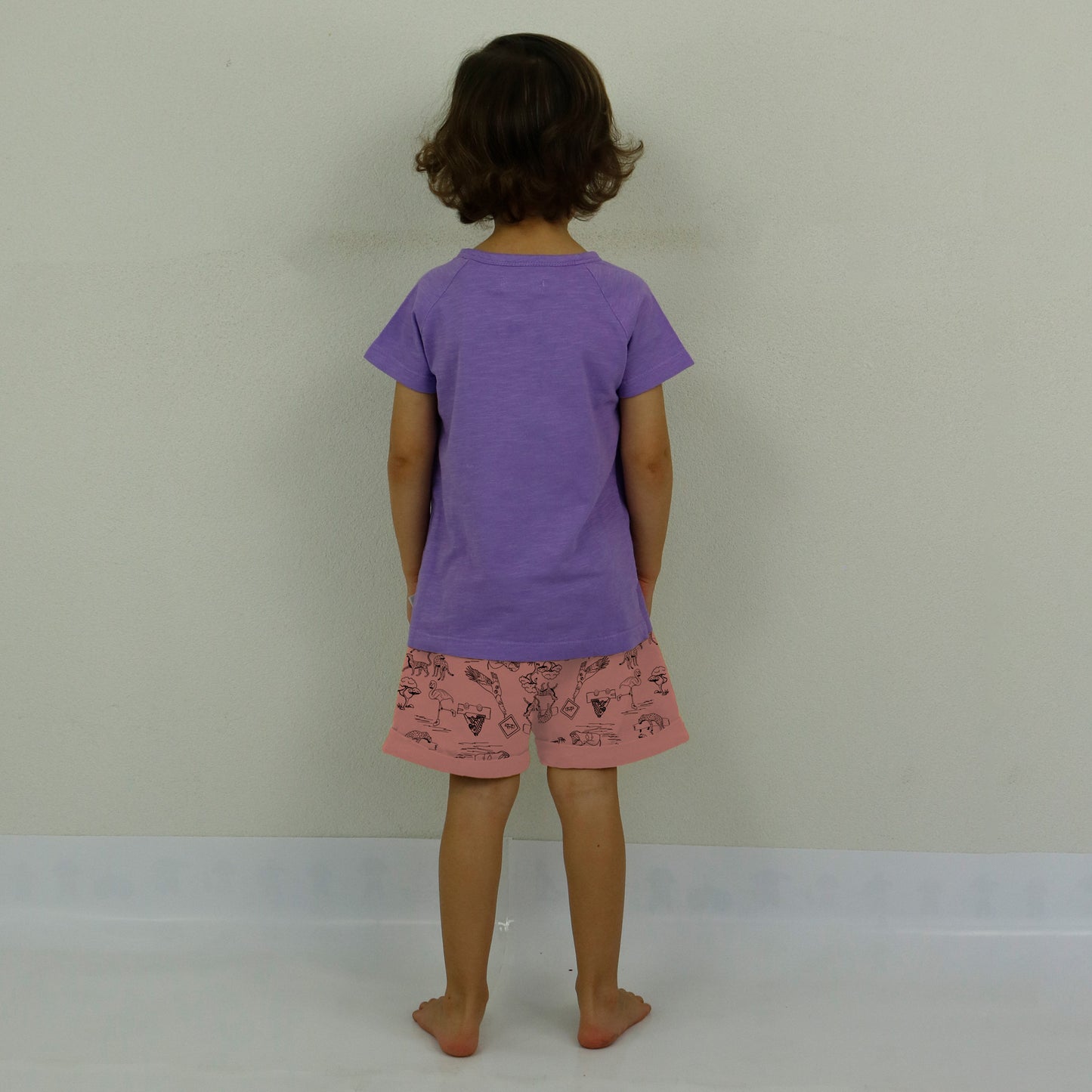 Safari flamingo guide short sleeve purple T-shirt