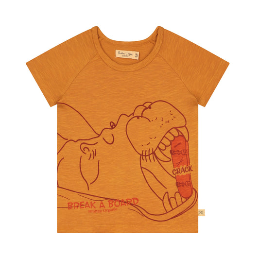 Kurzärmliges braunes T-Shirt des Flusspferds, das Skateboard knackt